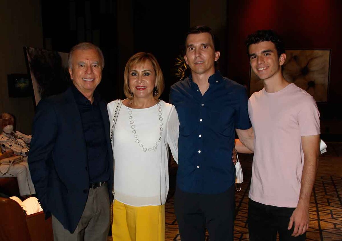 Óscar De la Garza,  María Clariond de De la Garza, Marcelo De la Garza y Marcelo De la Garza