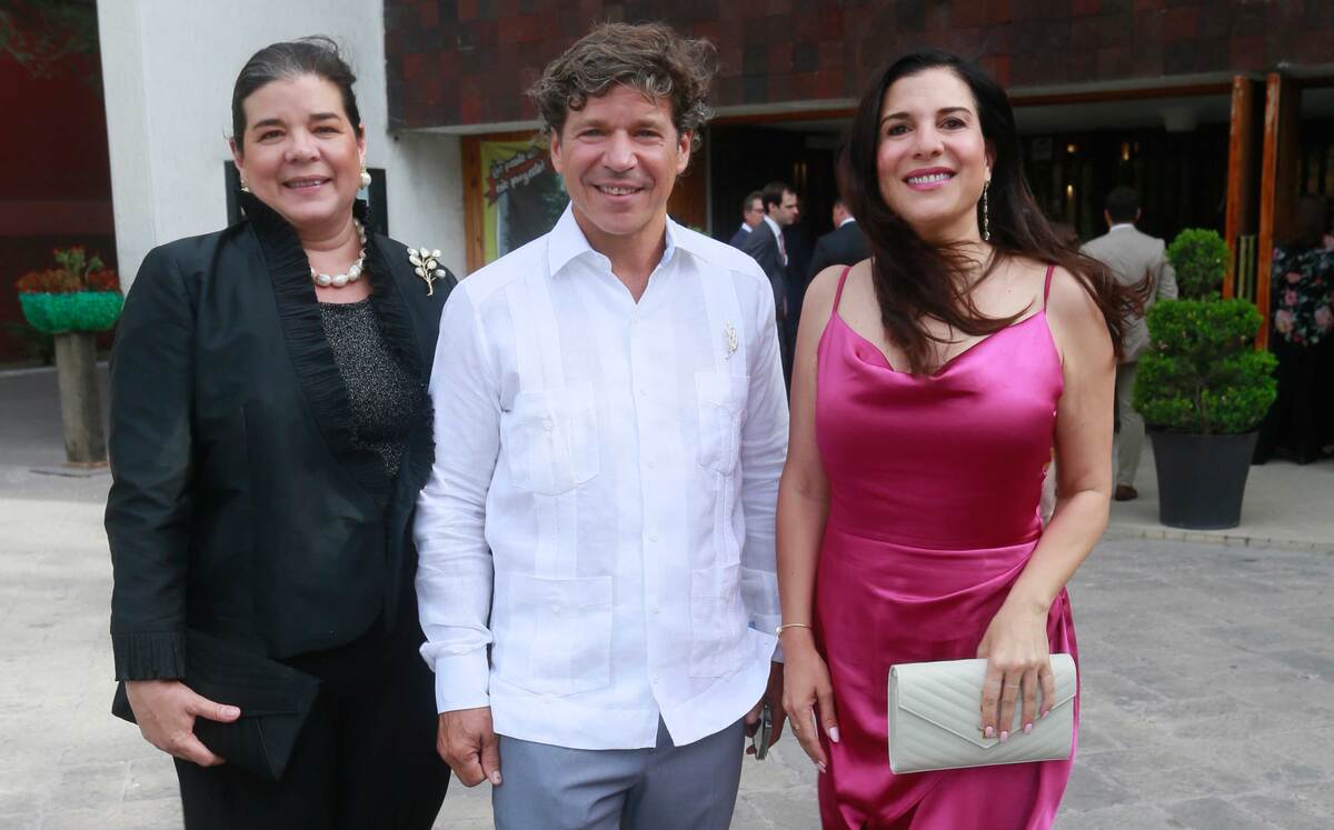 Sonya Santos, José Alberto Herrera y Lorenia Canavati