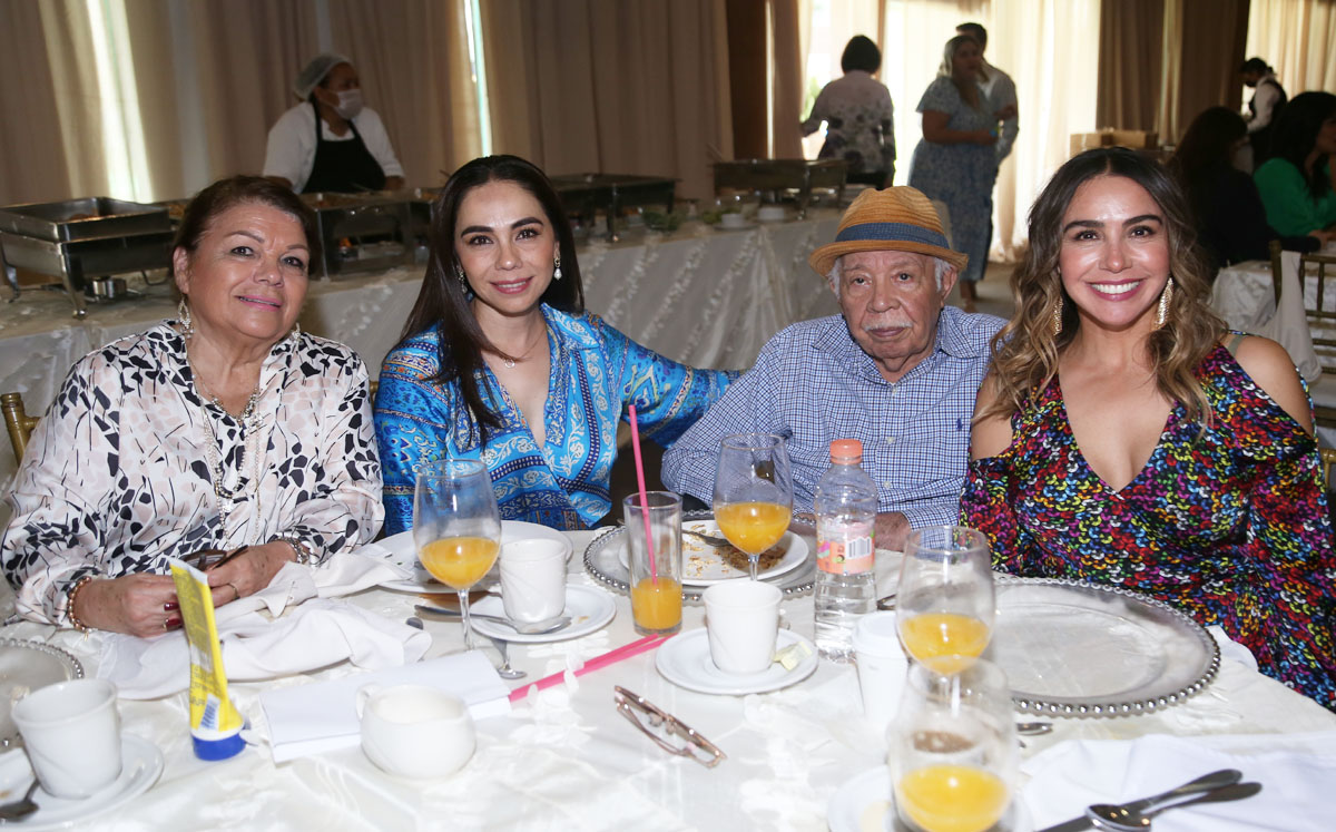 Yolanda, Offir, Rómulo y Violeta