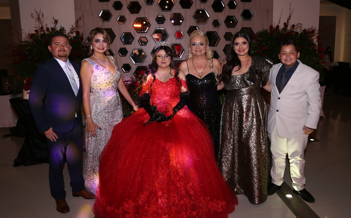 Habib, Astrid, Joletzi, Marina, Asiria y Héctor