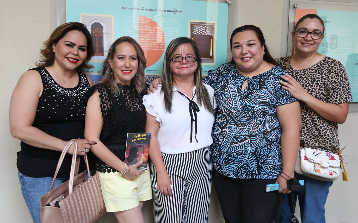 Roberta, Nancy, Daniella, Melina y Nayeli