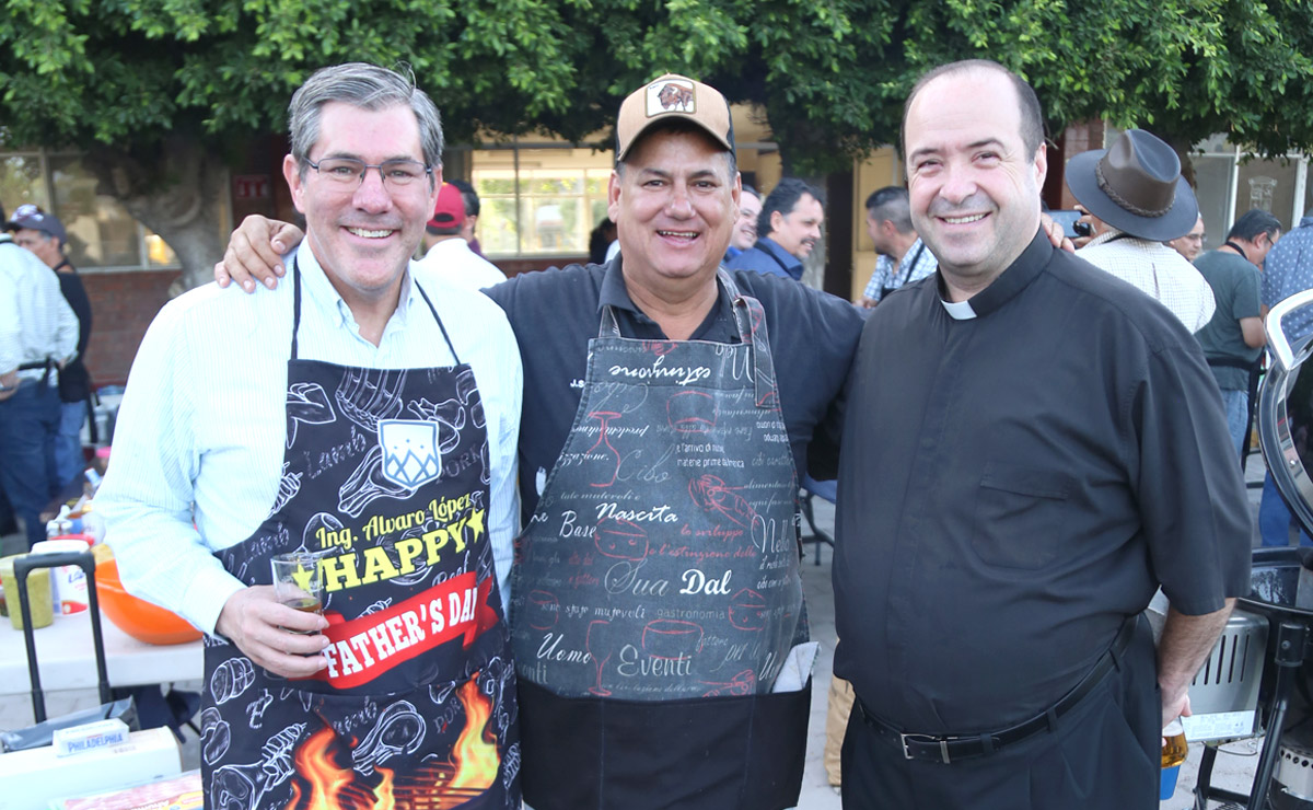 Álvaro, Saúl y padre Fernando