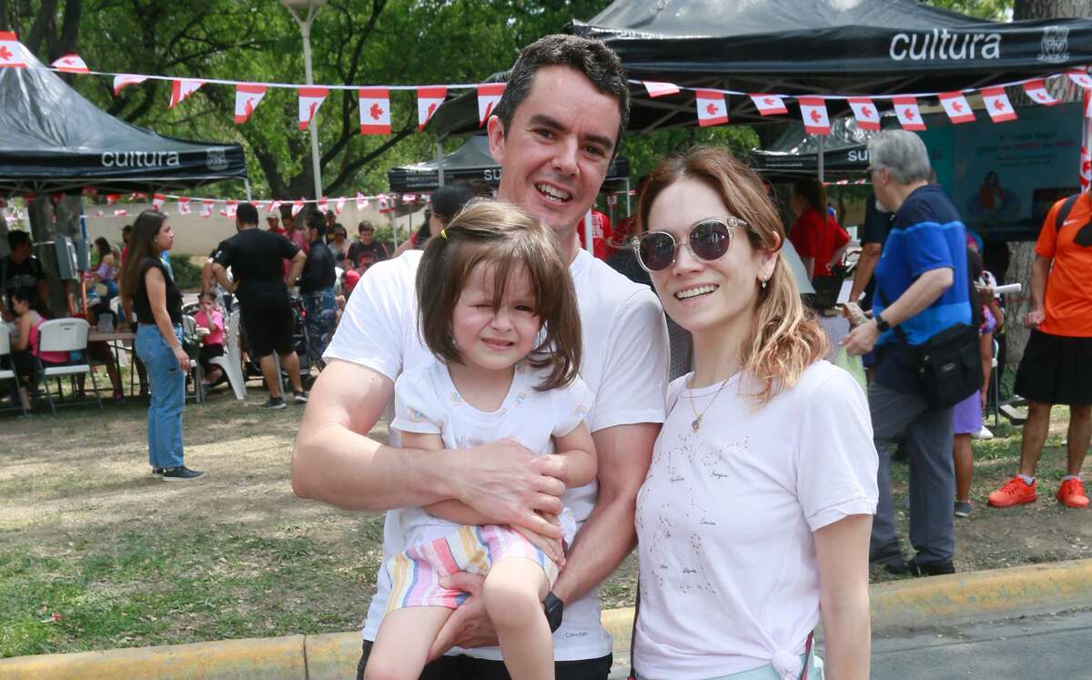 Axel Brito, Dafne Brito y Marlene Rodríguez de Brito