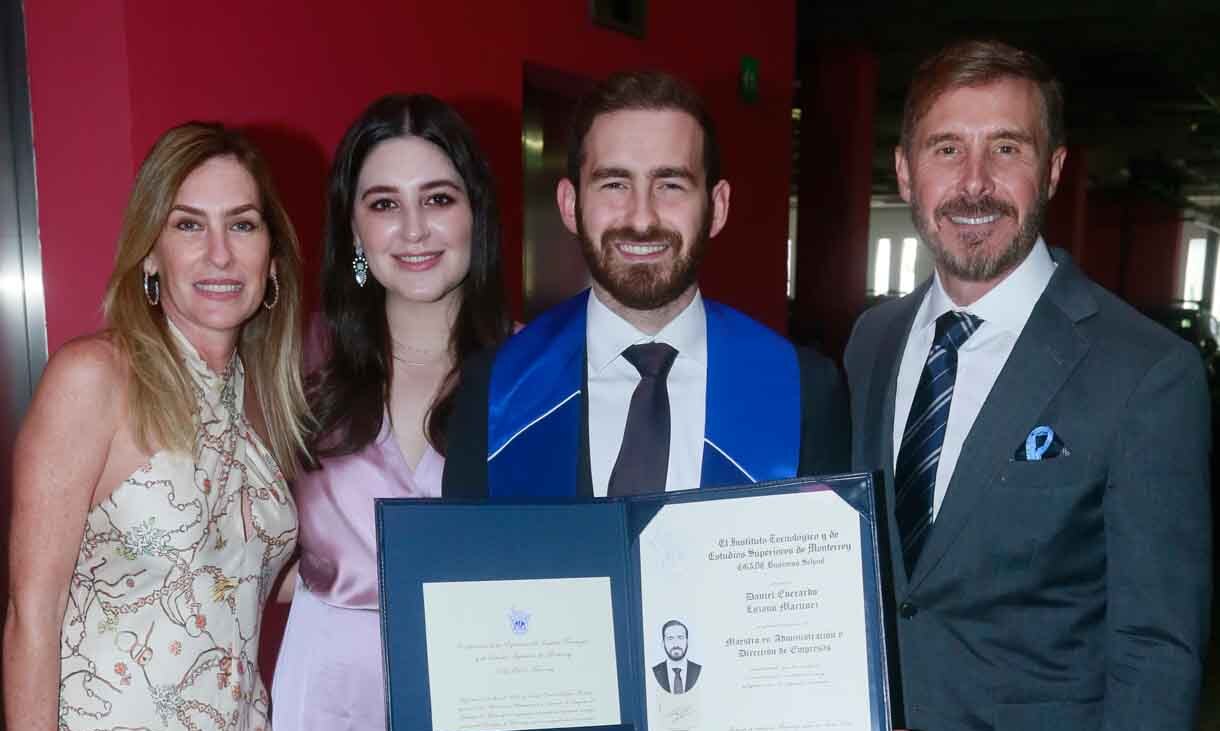 Sandra de Lozano, Paola Safi de Lozano, Daniel Everardo Lozano y Ramiro Lozano
