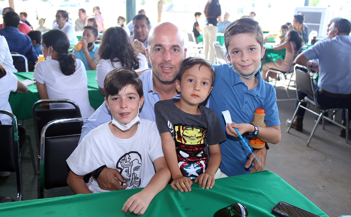 Federico, José Antonio, Marcelo y Nicolás
