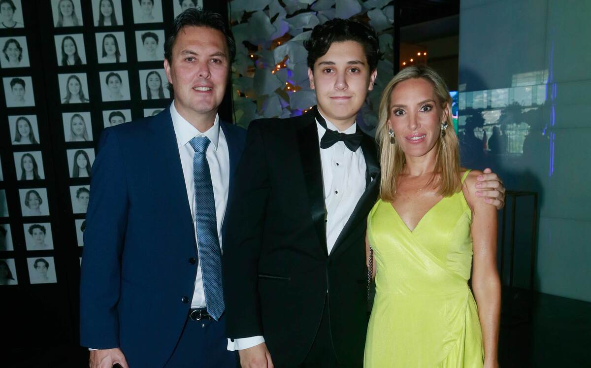 Hugo Curiel, Fernando Curiel y Karen Sariñana de Curiel