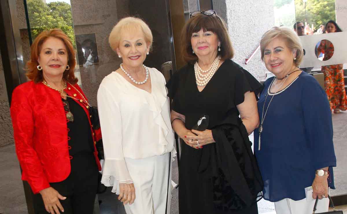 Nena Ortega, Mónica Sada de Iriondo, Piny Domínguez de Zambrano y Elba Domínguez / Fotos: Antonio Mireles
