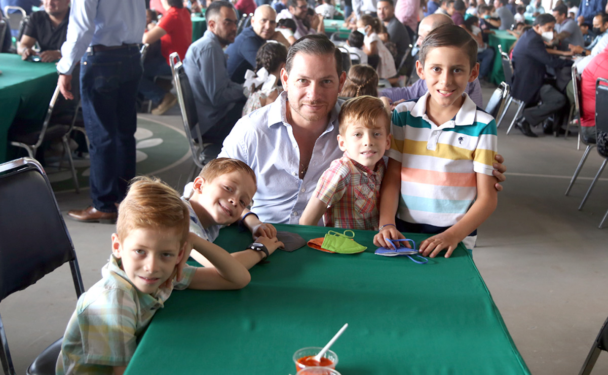 Santiago, Mauricio, Mario, Sebastián y Mario