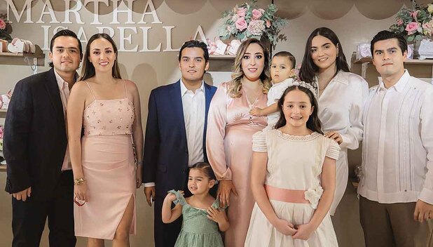 Rolando Galván Figueroa, Martha de Galván, Horacio Ortiz, Renata de Ortiz, Jimena Guerra, Alejandro Ortiz, Cordelia Ortiz, Martha Isabella Galván y Ho