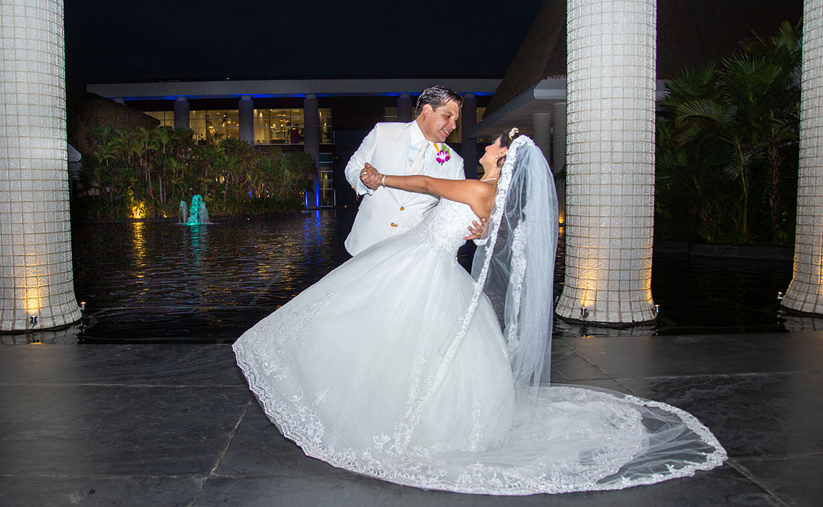 Adrian Camacho y Lily Ortiz