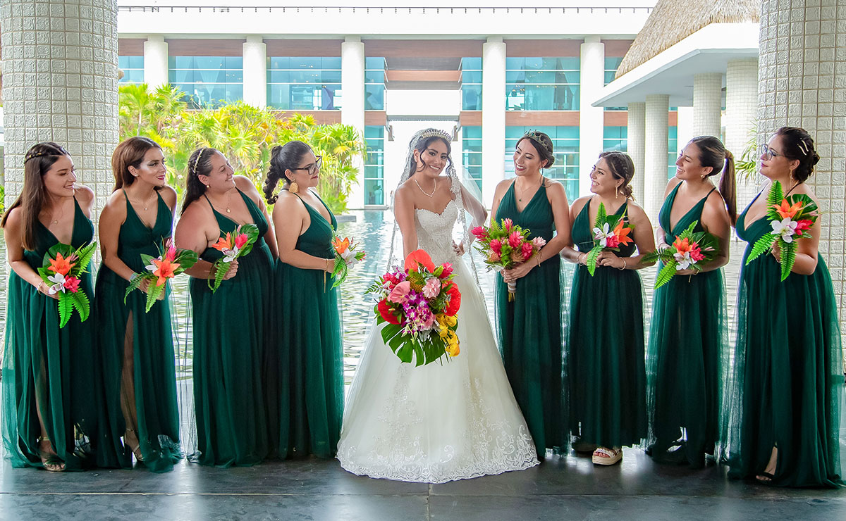 Ana Paulina Bernal, Isabella Mayer, Alejandra Patiño, Jacqueline Rosales, Lily Ortiz, Daniela Ortiz, Vero Medina, Mariana Medina y Andrea Cruz