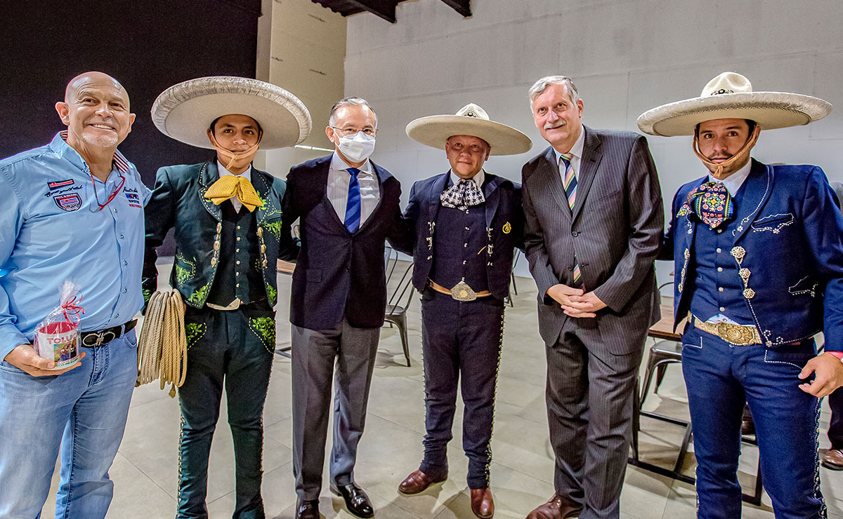 Antonio Sandoval, Jordi Moreno,  Raymundo Martínez, Sergio Ortiz,  ZdenEk Kubánek y Óscar Espinoza