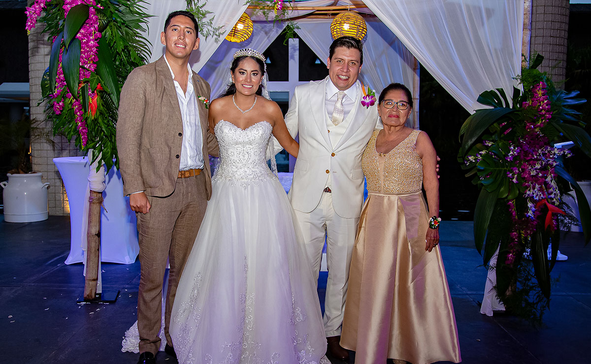 Javier Alarcón, Lily Ortiz, Adrián Camacho e Isabel Rojas