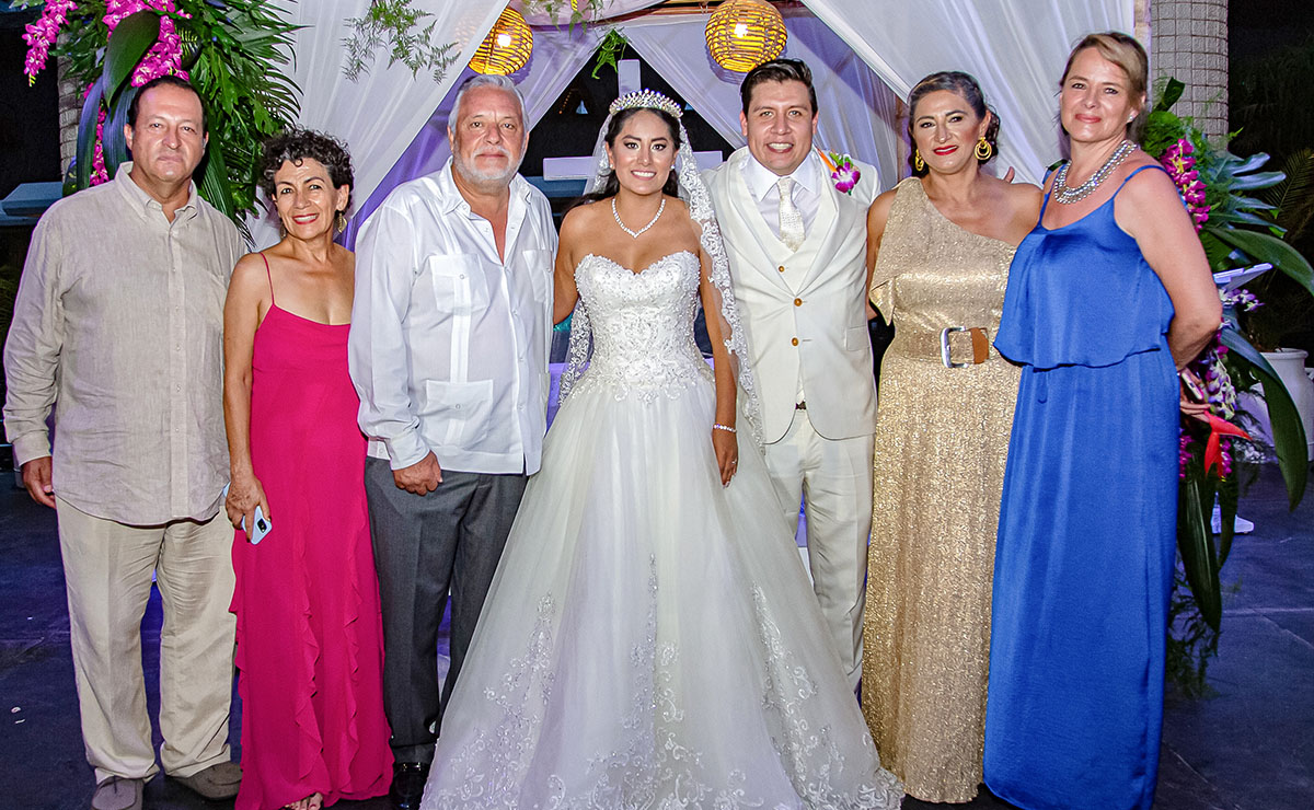 José Luis Velasco, Tere Lotfi, Agustín Albarrán, Lily Ortiz, Adrián Camacho, Rosario Velasco (Testigo Civil) y Marina López