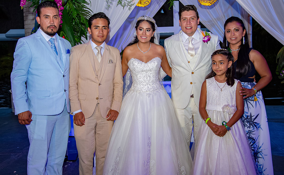 Raúl Camacho, Cristian Camacho, Alondra Camacho y Sonia Munguia