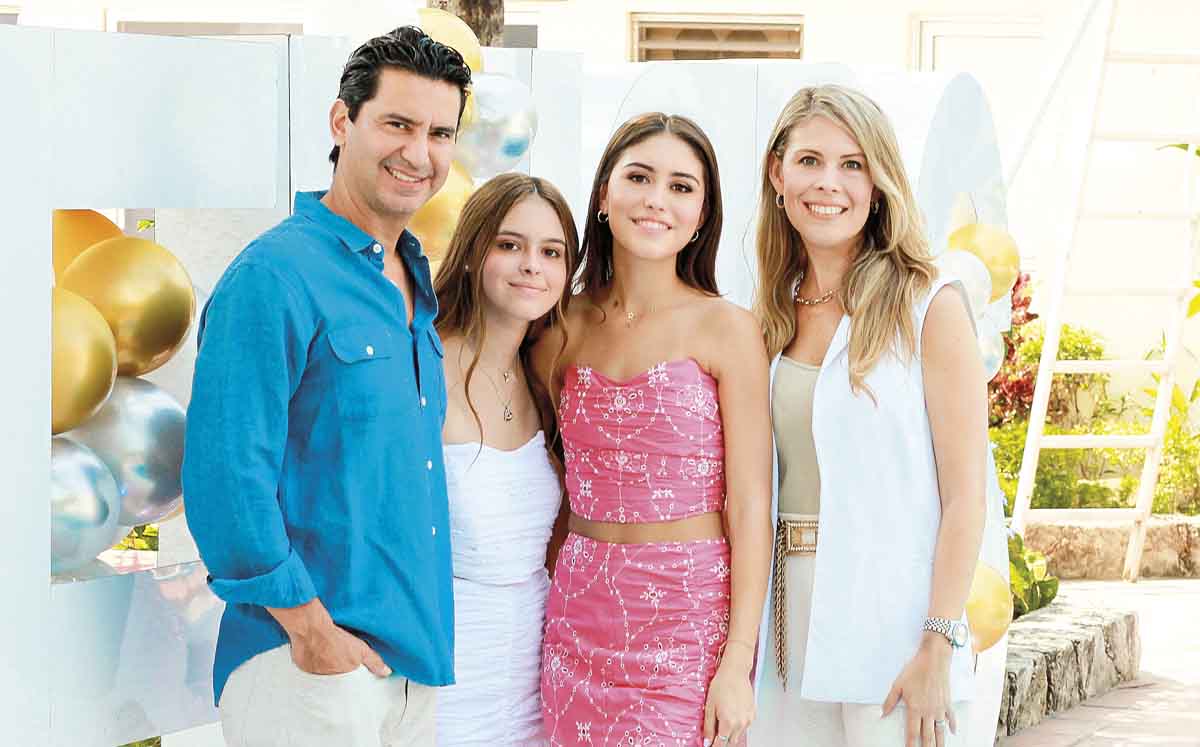 Gustavo González, Miranda González, Isabela González y Blanca de González / Foto: José Chang