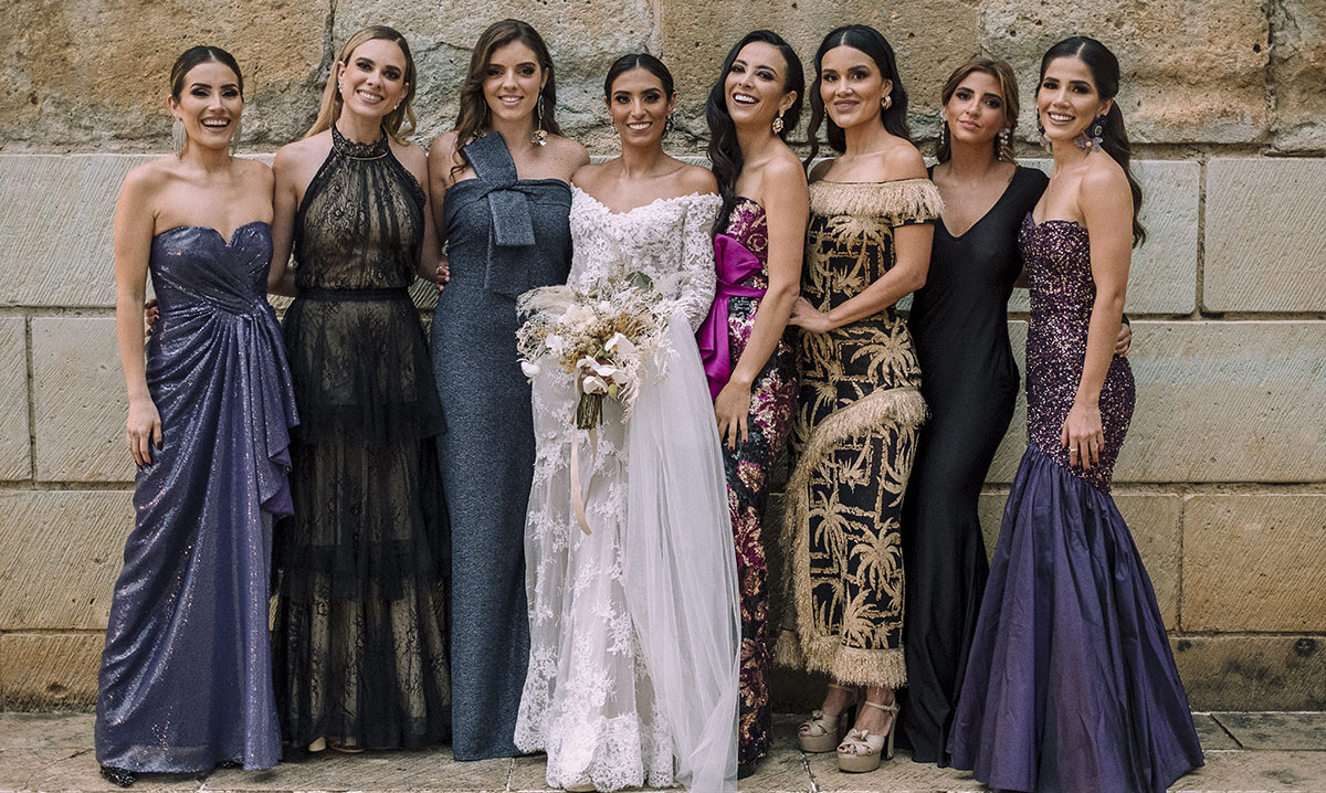 La novia y Norelly González, Patricia Esquitin, Sandra Morgade, Saud Aiza, Jessica Gutierrez, Sofía González, María Fernanda Rascón, Daniela Álvarez y
