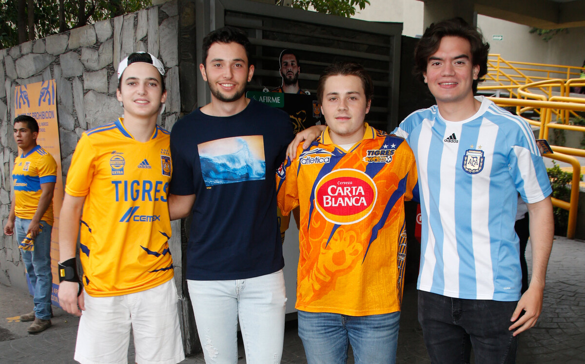 Agustín Montero, Rafael Salinas, Fernando Gónzalez, y Juanpa Huerta
