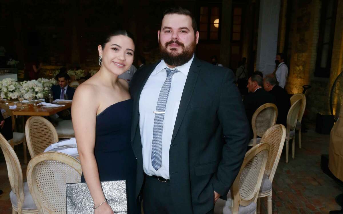 Ariana Beltrán y Otoniel Gómez