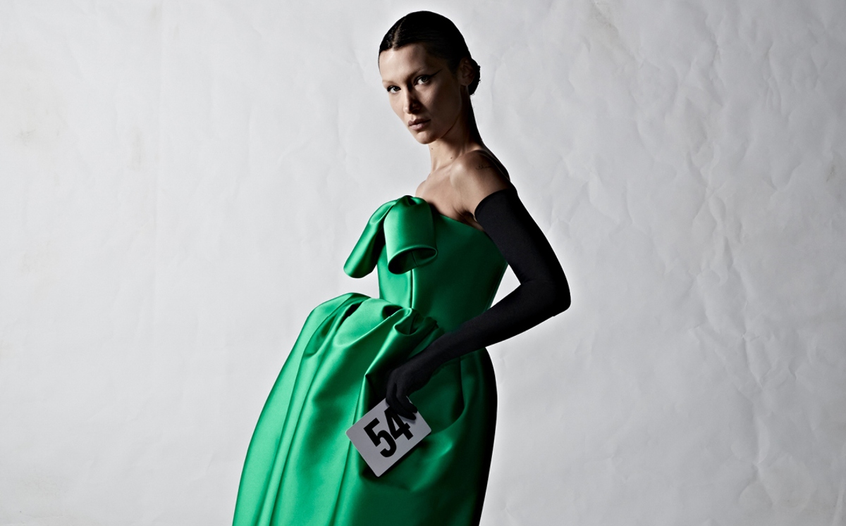 BELLA HADID EN BALENCIAGA