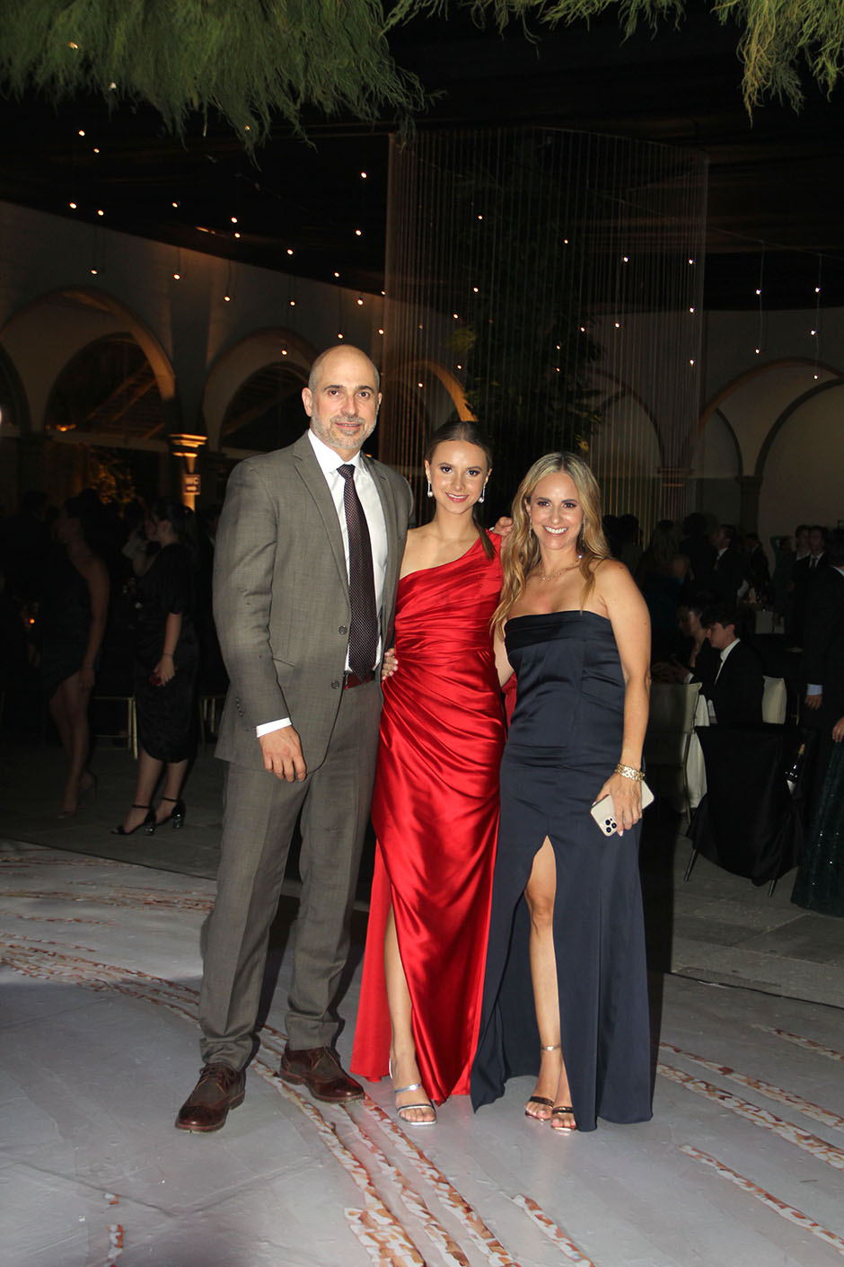 Carlos Gómez Verea, Ana Paula Gómez Verea y Mónica Valle.