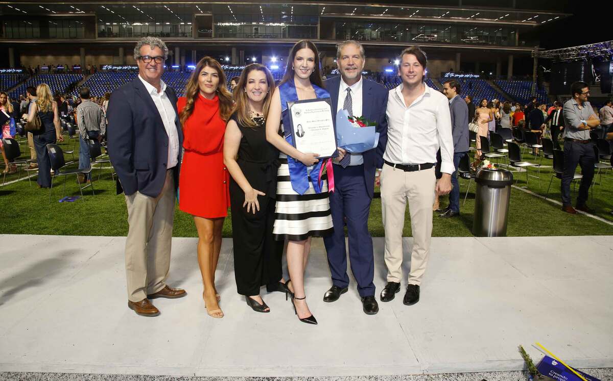 Chester Pérez, Vanessa García, Lydia Pérez, Greta María Warnholtz, Evans Warnholtz y Daniel Orizaba