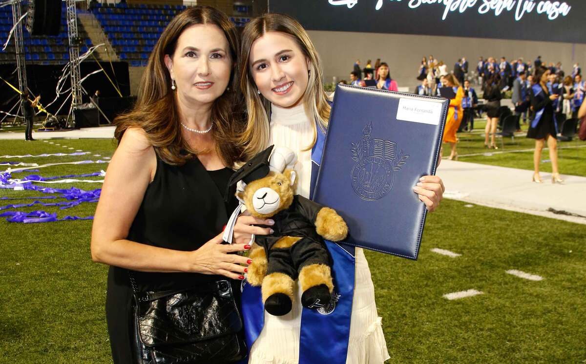 Clarissa Ruiz y  María Fernanda Pérez