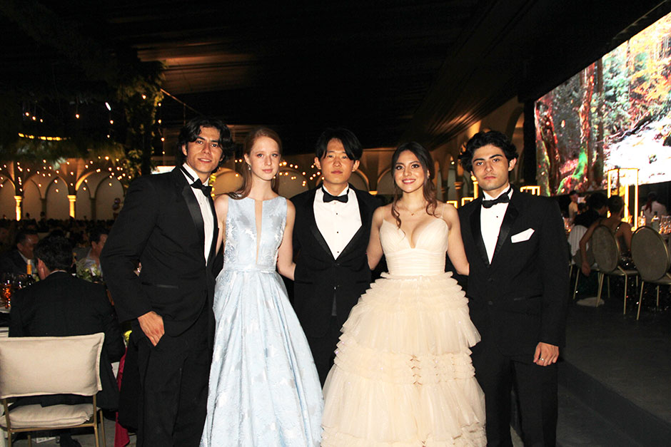 Emilio Cortés, Natalie Martínez, Isaac Song, Isabella Zaragoza y Carlos Torres