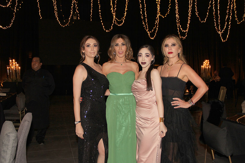 Madeleine Valenzuela, Maribel Valenzuela, Diana Valenzuela y Nereyda Valenzuela