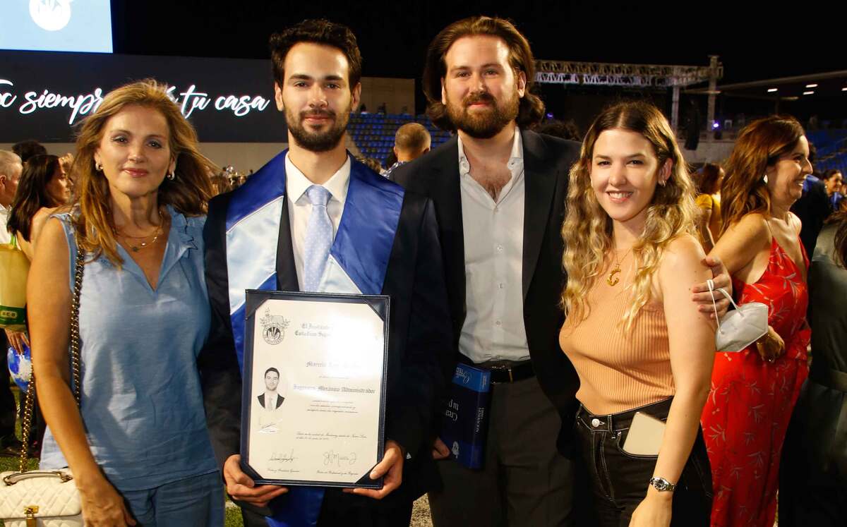 Makela Martínez de Leal, Marcelo Leal, Alejandro Leal y Cecilia De la Garza