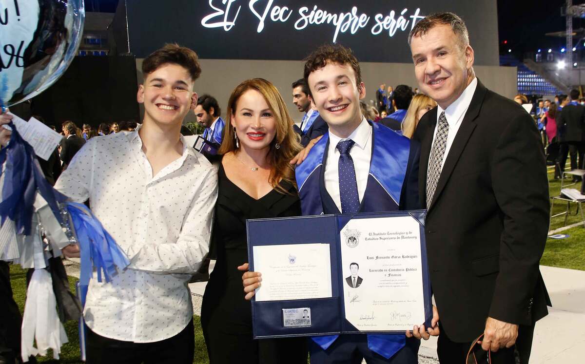 Maximiliano Garza, Sonia Rodríguez, Luis Fernando Garza y Fernando Garza