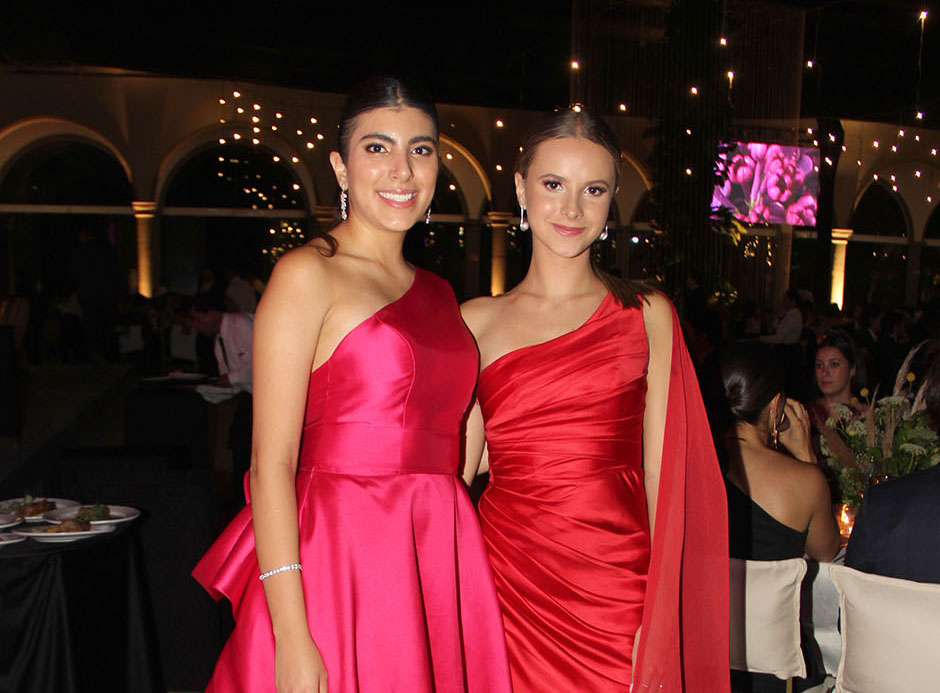 01 Stephanie Soto y Ana Paula Gómez