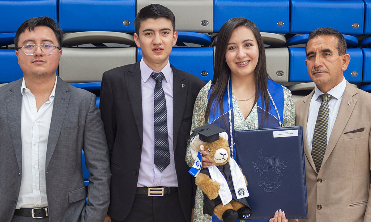 Juan Baños, Tavo Castillo, Daniela Castillo, Israel Castillo