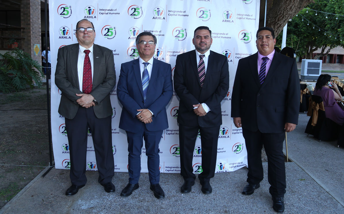 Andrés, Juan Luis, Arturo y Manuel