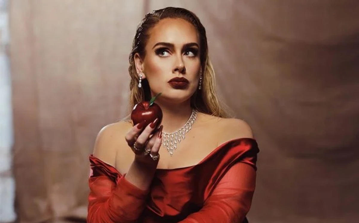 Adele reaparece con labios voluminosos y se ve MUY diferente