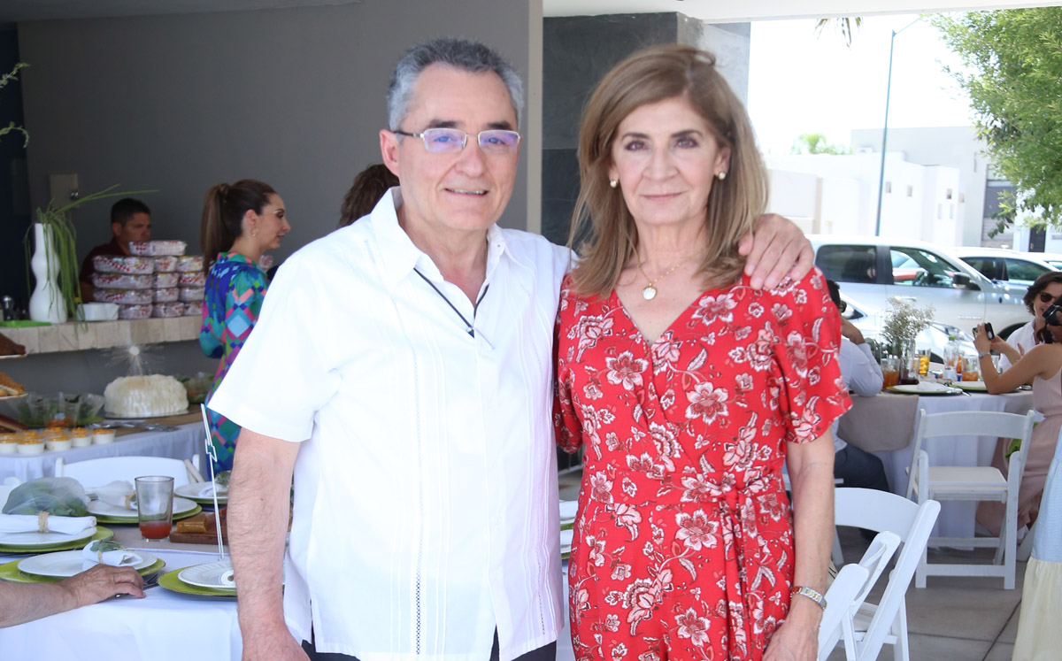 Los abuelitos. Carlos y Lourdes