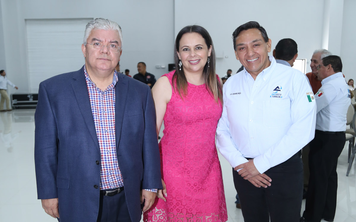 Ricardo, Katy y Eduardo