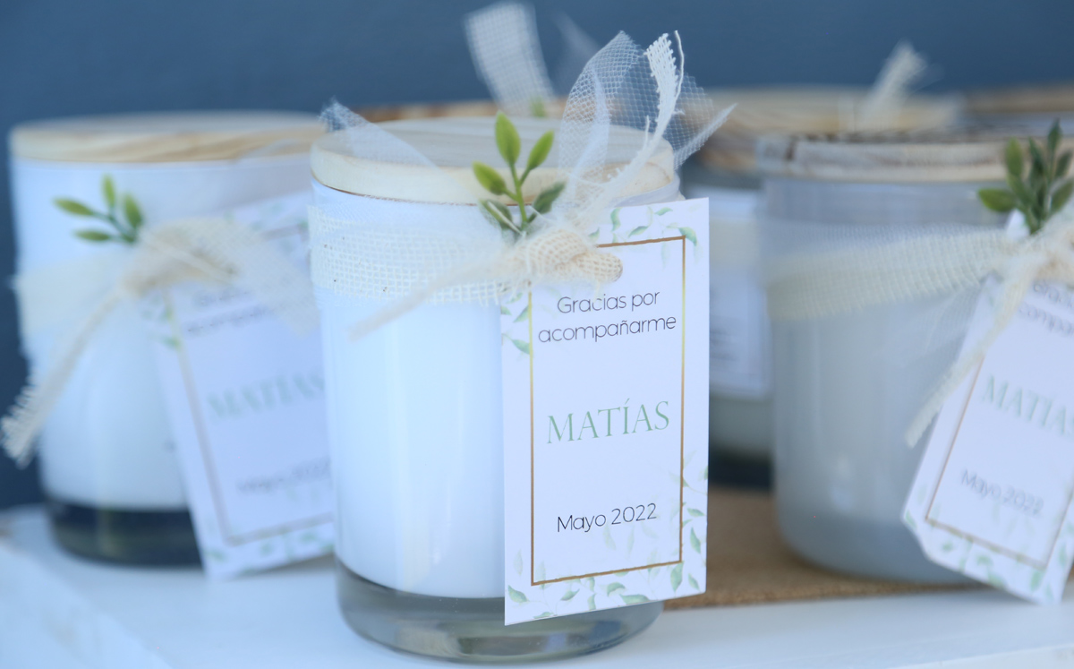 Se obsequiaron velas personalizadas