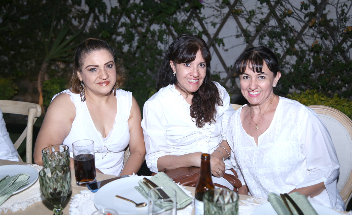 Nadia, Ale y Claudia
