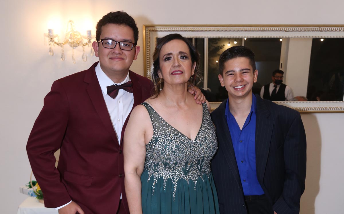 Alan, Lupita e Iván