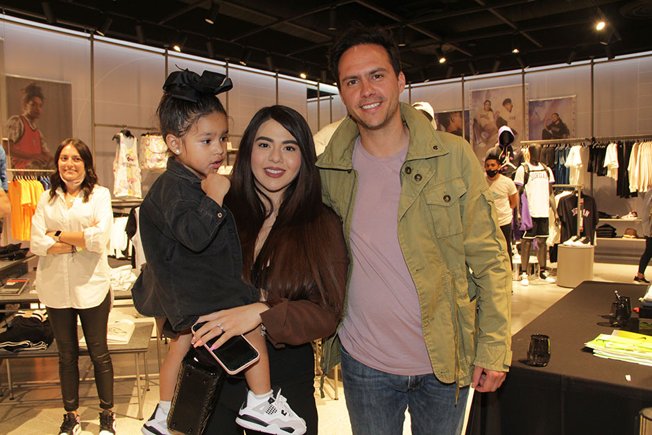 Victoria Vega, Paula González y Pablo Arellano