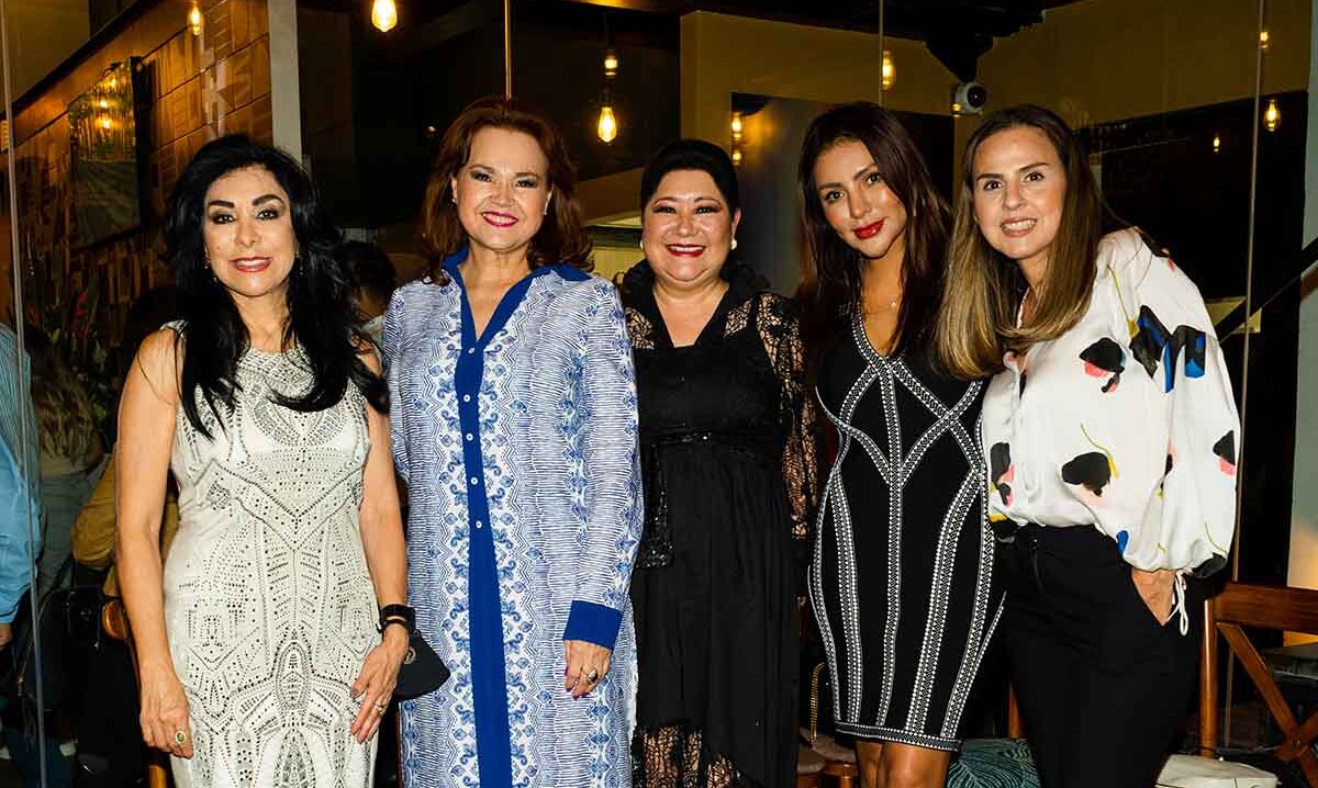 Lucero Saldaña, Mari López, Coral Cañedo, Ericka Díaz e Irene Chaparro