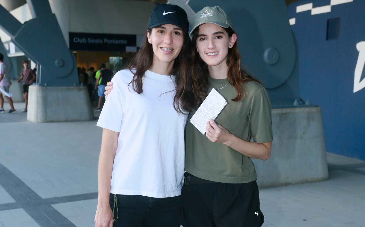 Lety Cantú y Carla Reyes