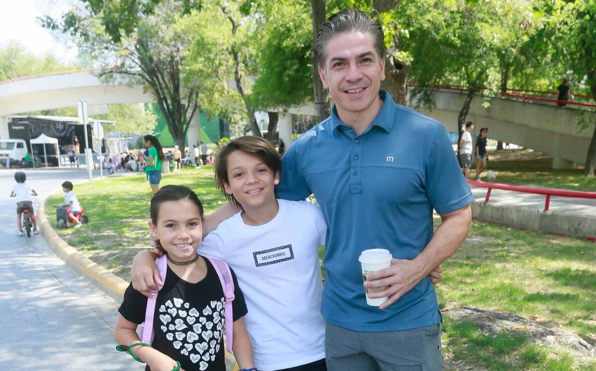 Natalia Parás, Santiago Parás y Gustavo Parás