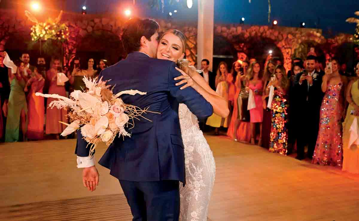 Los novios bailando su vals / Fotos Alejandro Manzo