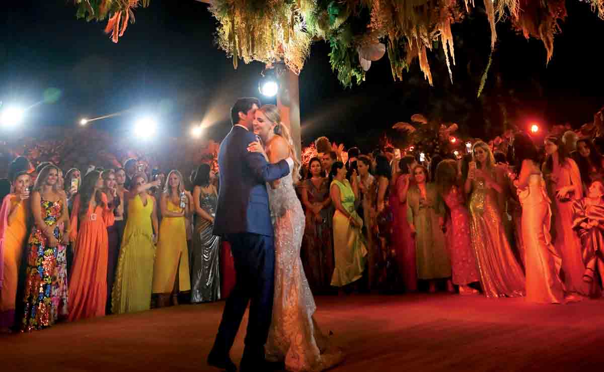Los novios bailando su vals / Fotos Alejandro Manzo