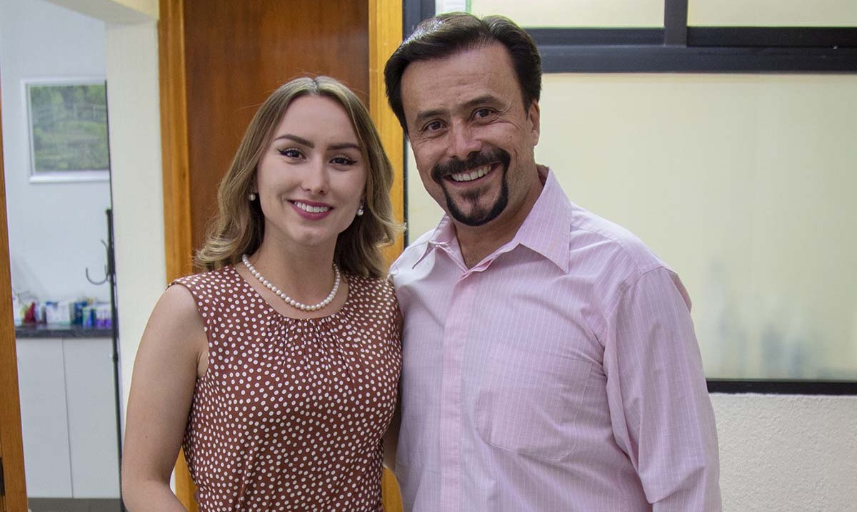 Brenda Riva Palacio y Arturo Gil