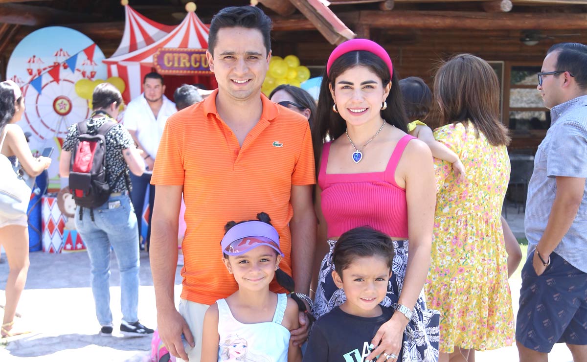 Jorge, Índira, Luis y Jorge