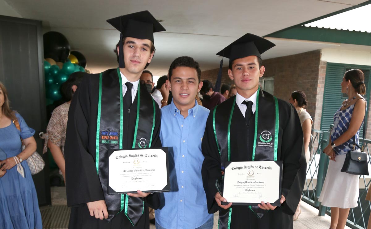 Alejandro, Roberto y Diego
