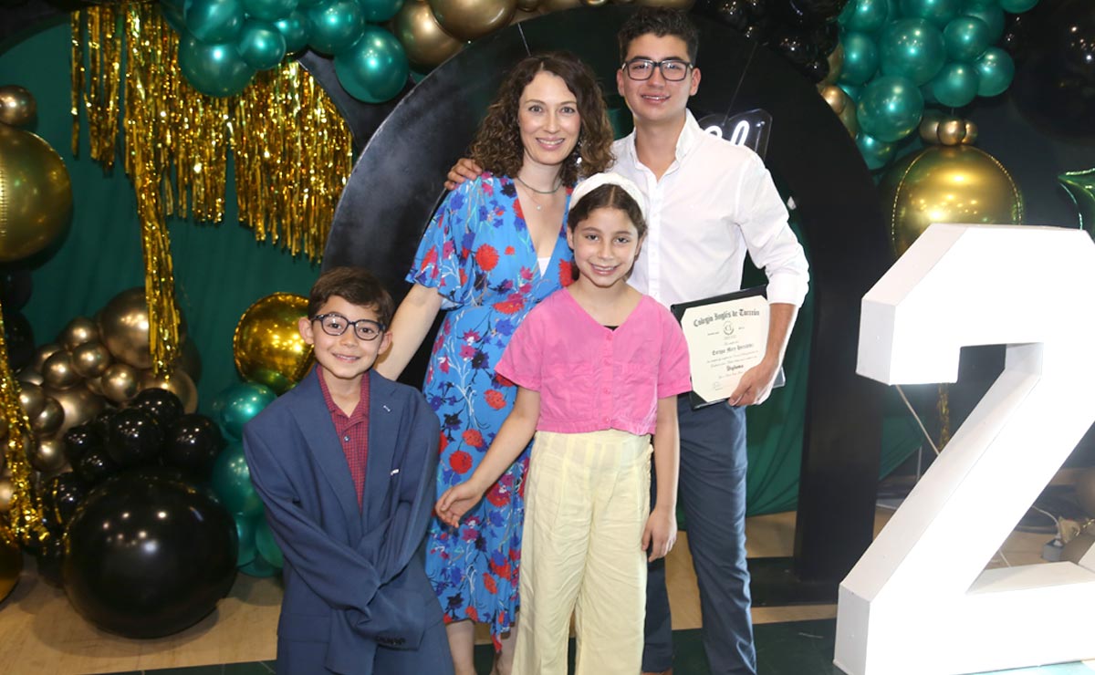 Franco, Camila, Margarita y Enrique